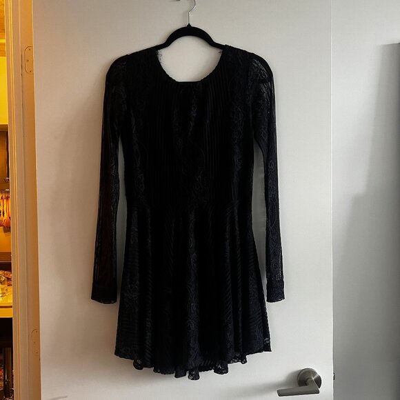 For Love And Lemons Low Back Black Lace Dress Size Small - Picture 2 of 9